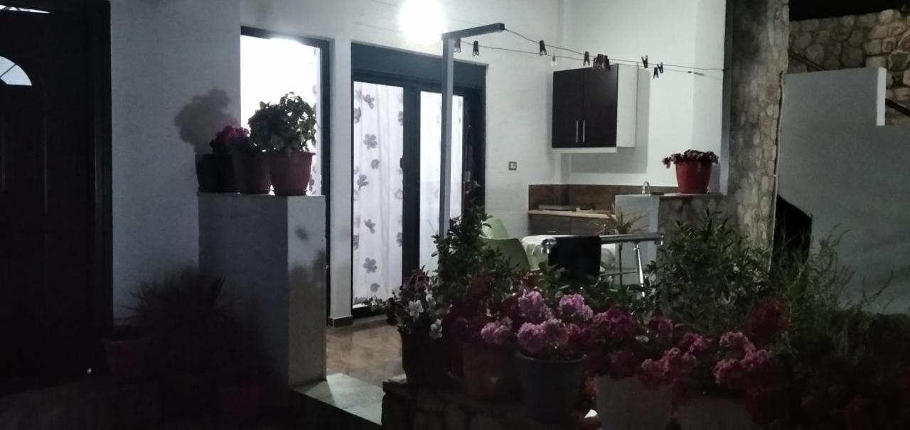Apartment Erjon Ksamil Oda fotoğraf